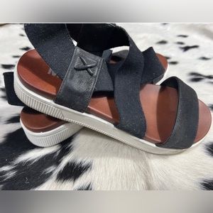 Mia Womens Gizela Platform Sandals Sz 8 black elastic stretch strap EUC